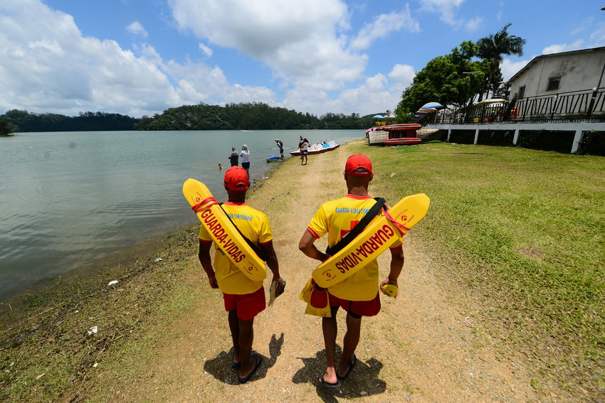 corpo de bombeiros na Prainha do Riacho Grande