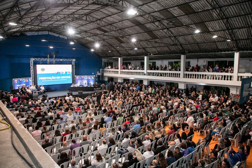 público na prestação de contas de Auricchio