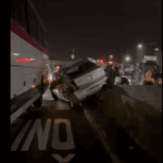 carro colide em ônibus