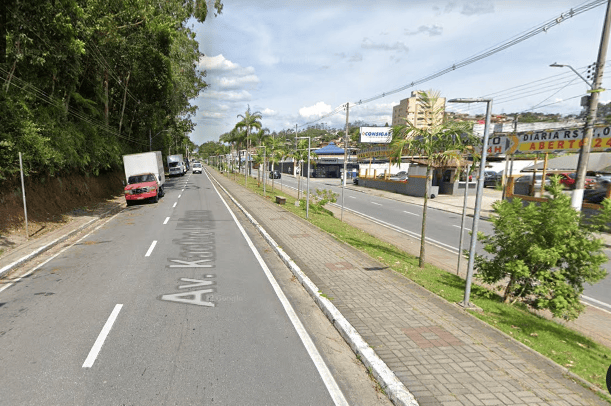 na rua Kaethe Richers, na Vila São José