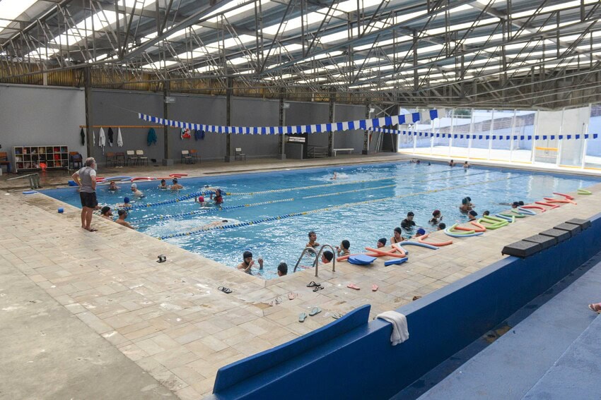 idosos nadando em piscina em São Bernardo