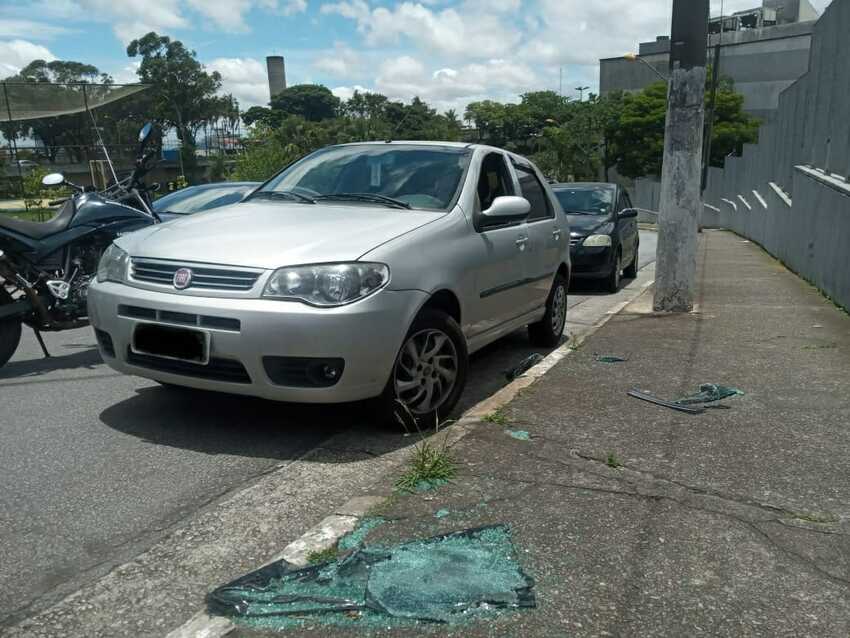 vidros do carro quebrados