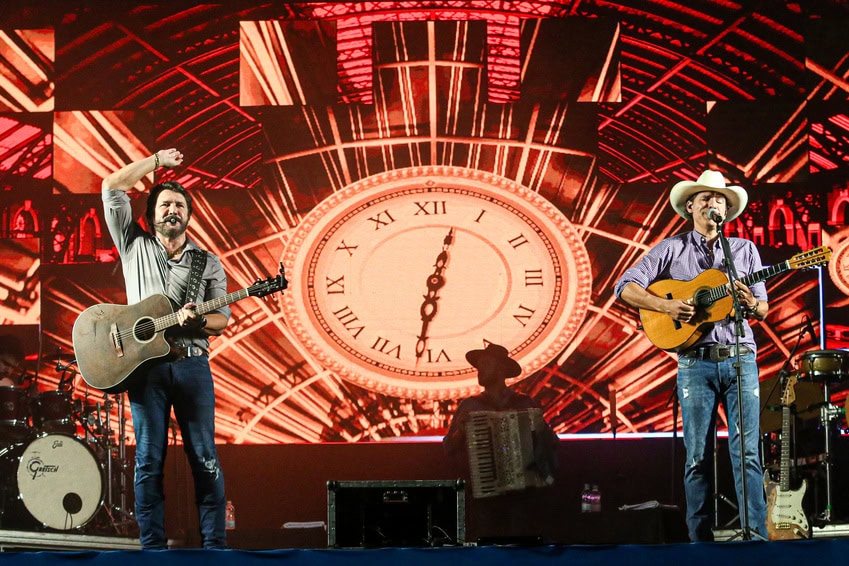 dupla Jads & Jadson no Festival de verão em São Bernardo