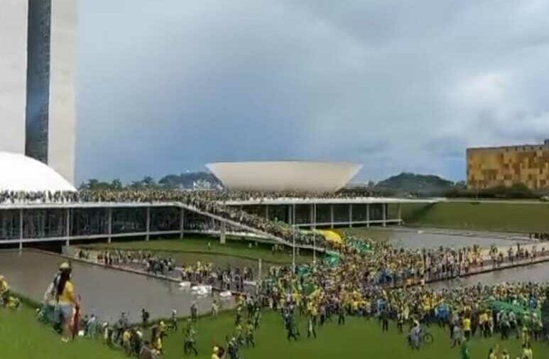 manifestantes em Brasília