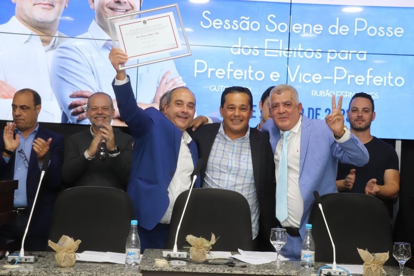 posse de Guto e Rubão