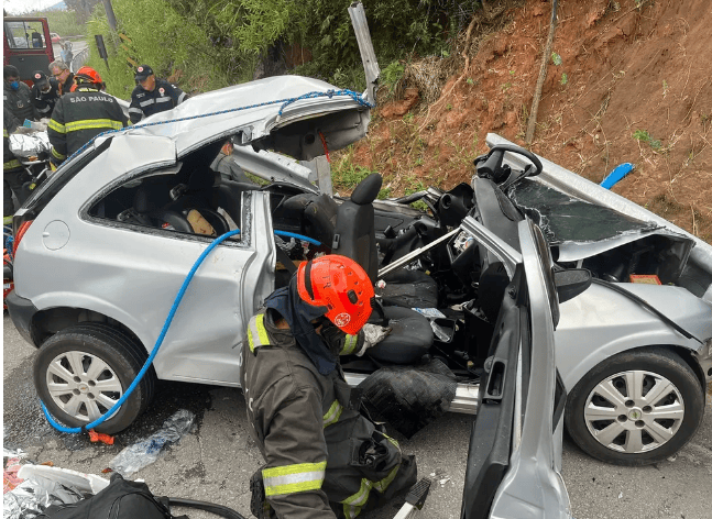 acidente com carro de Mauá