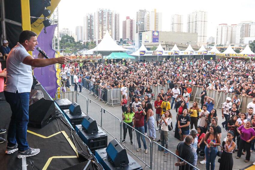 prefeito Orlando Mornado no Festival de Verão
