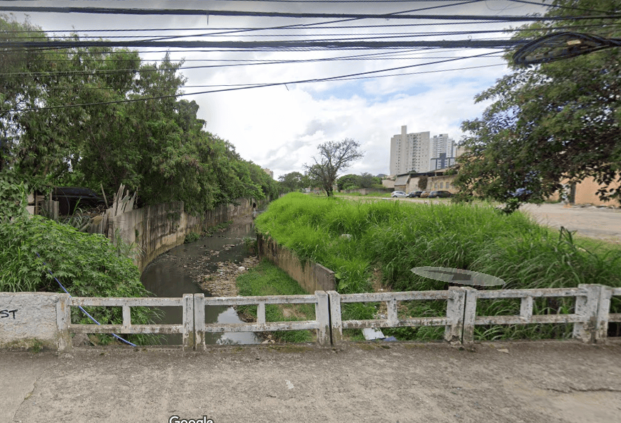 córrego em Santo André