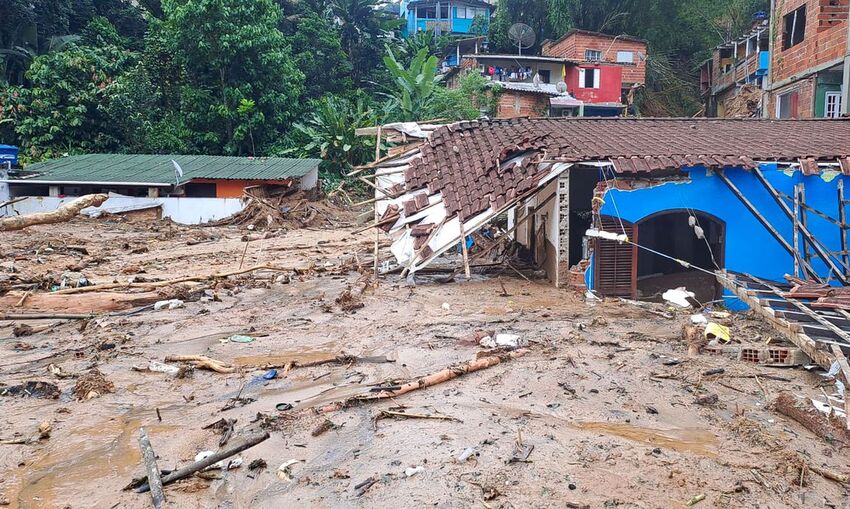 casas destruídas em São Sebastião