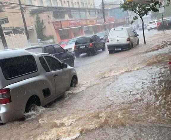 ruas alagadas em Diadema