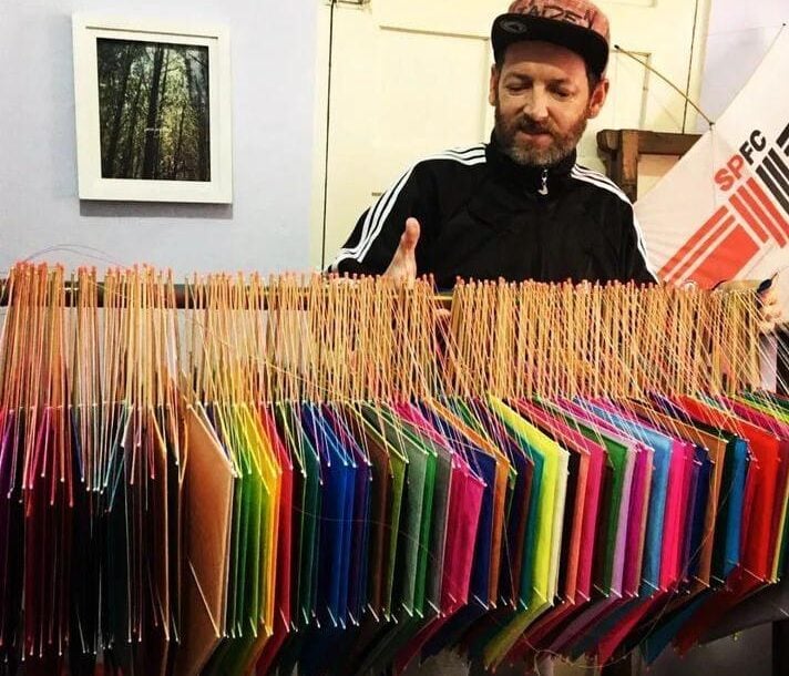 Artista Gaden, criador de pipas