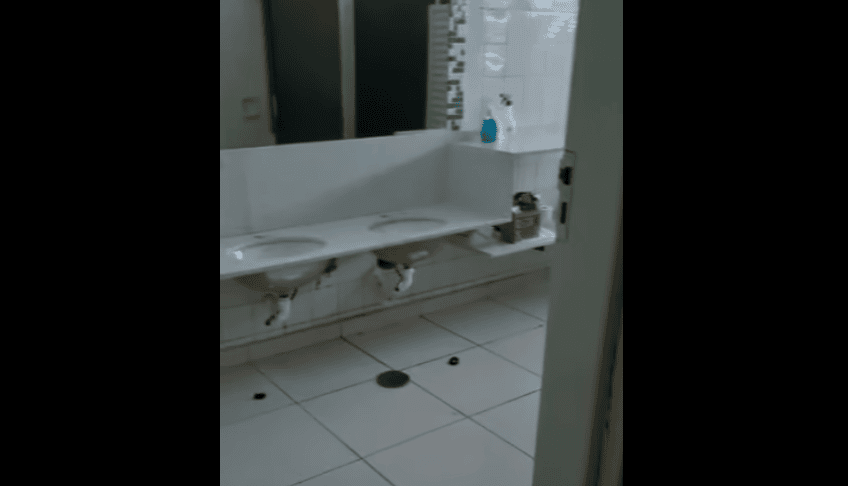 banheiro vandalizado