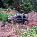 carro levado pelo deslizamento de terra