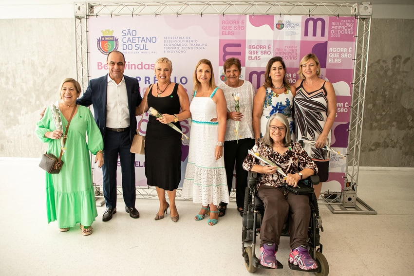 Auricchio homenageia mulheres