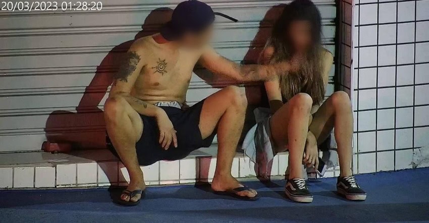 jovem agride namorada