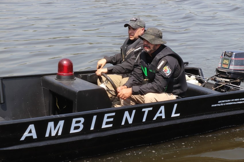 barco da equipe ambiental