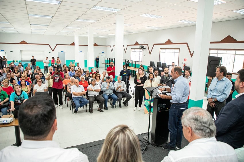prefeito Auricchio assina licitação