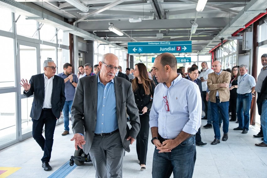 prefeito URICCHIO EM ESTAÇÃO DA CPTM de São Caetano