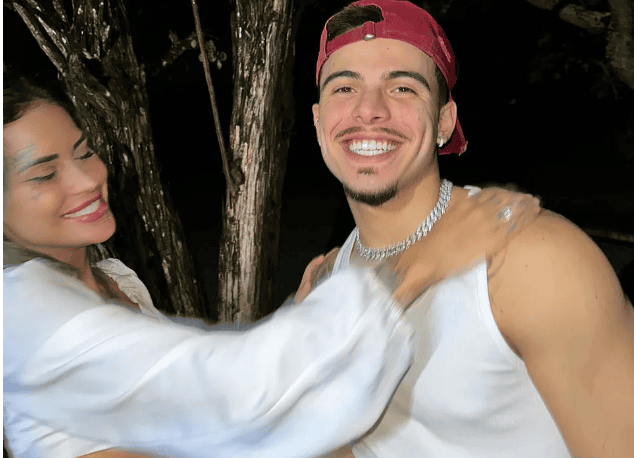 Cantora Tati Zaqui e ator Thomaz Costa
