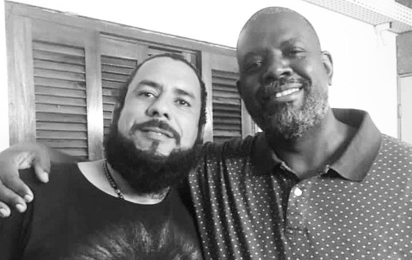 Cantor Péricles e funcionário Eduardo