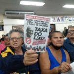 manifestação contra a taxa do lixo