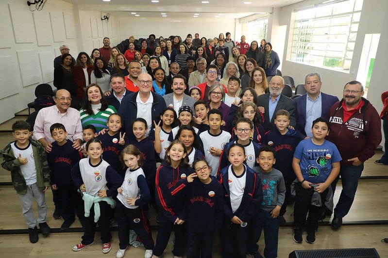 embaixador do Chile, Filippi e alunos de Diadema