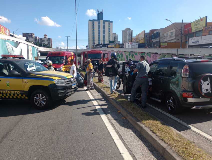 viaturas da GCM, bombeiros e samu durante ocorrência