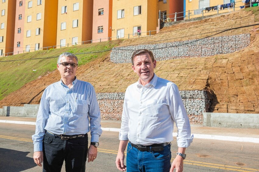 Prefeito entrega obras no conjunto Três Marias
