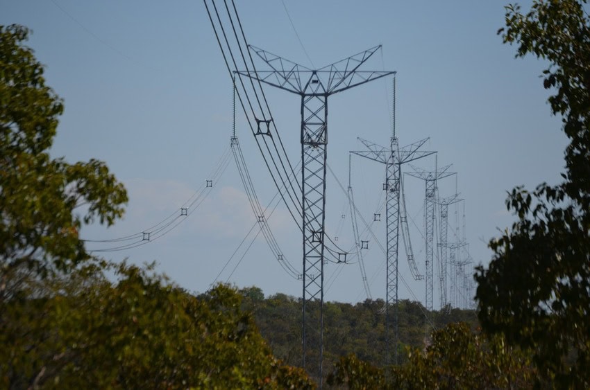 Linhas de transmissão de energia