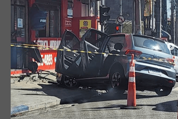 carro batido na avenida Sapopemba