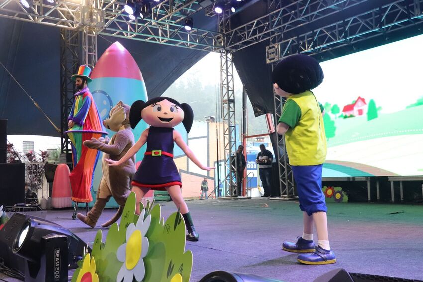 Crianças se divertiram com Show da Luna