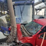 colisão de carro e ônibus