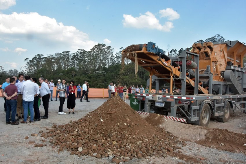 Usina Móvel de Resíduos da Construção Civil