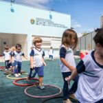 Crianças Brincando em escola