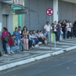 desempregados em fila
