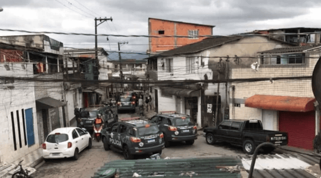 operação no Guarujá