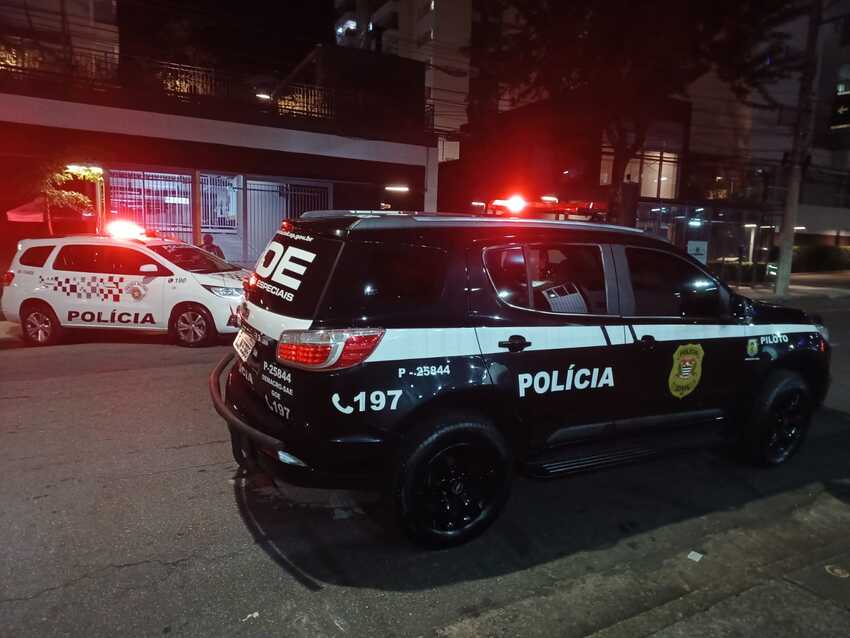 viaturas das Polícias Civil e Militar