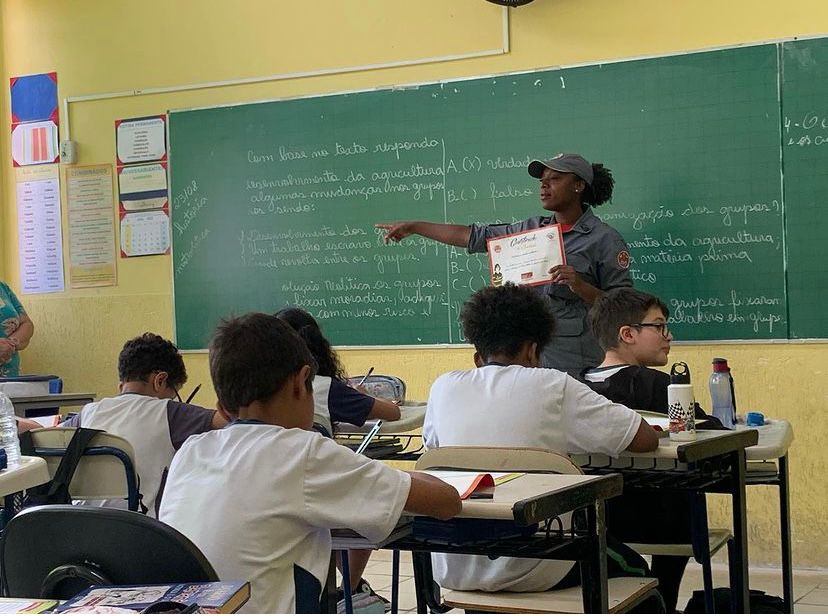 bombeiros na escola