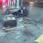 carro batido no posto de gasolina de SP