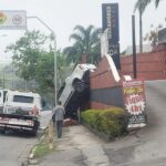queda de carro em Ribeirão Pires