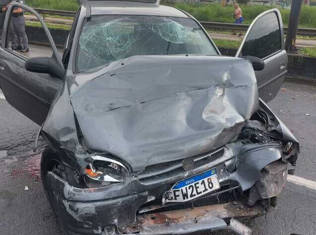 carro de bandido colidido