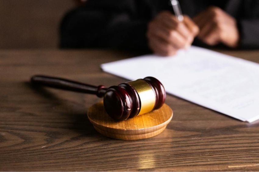 Homem que matou e amarrou a tia com coleira de cachorro é condenado