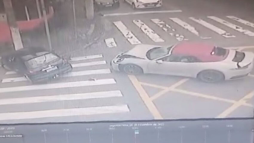 Peugeot colide com Porsche