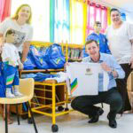 Orlando Morando confere kits de uniforme e material escolar para 2024