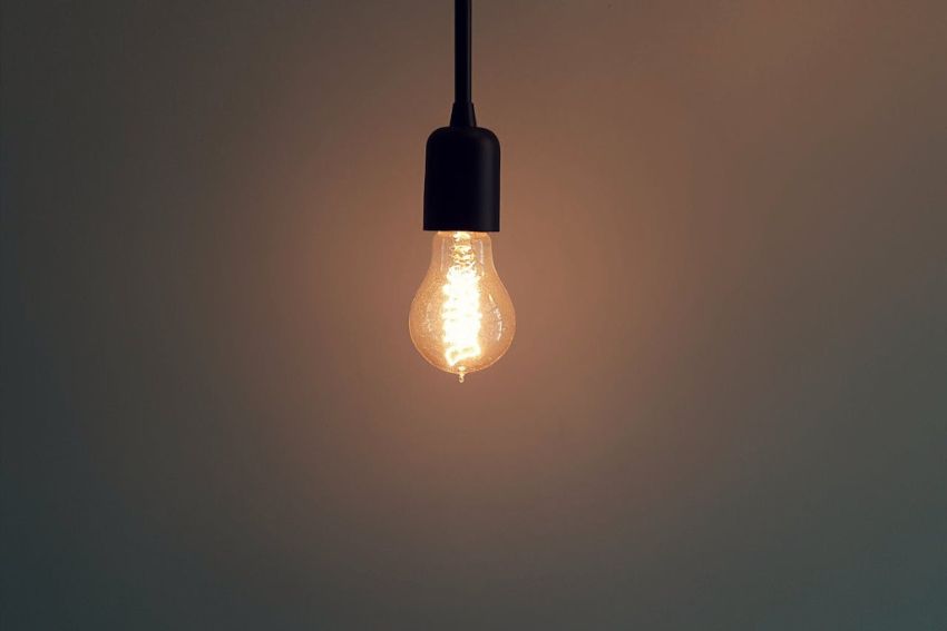 Enel afirma que vai isentar contas de luz de clientes que tiverão apagão