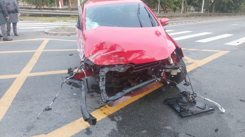 carro colidido
