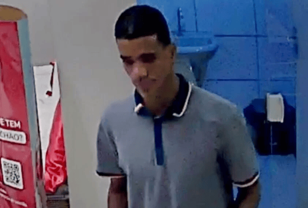 homem - abuso loja de colchão