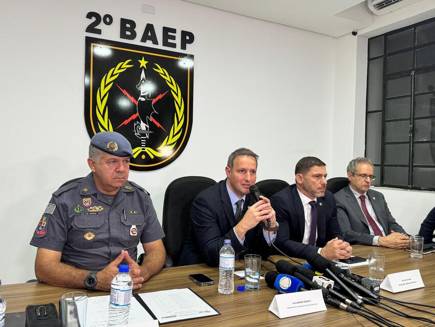 Guilherme Derrite transfere gabinete da SSP para Santos