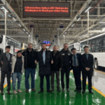 Metalúrgicos em fábrica na China