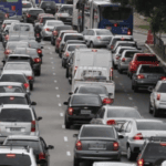 carros na avenida